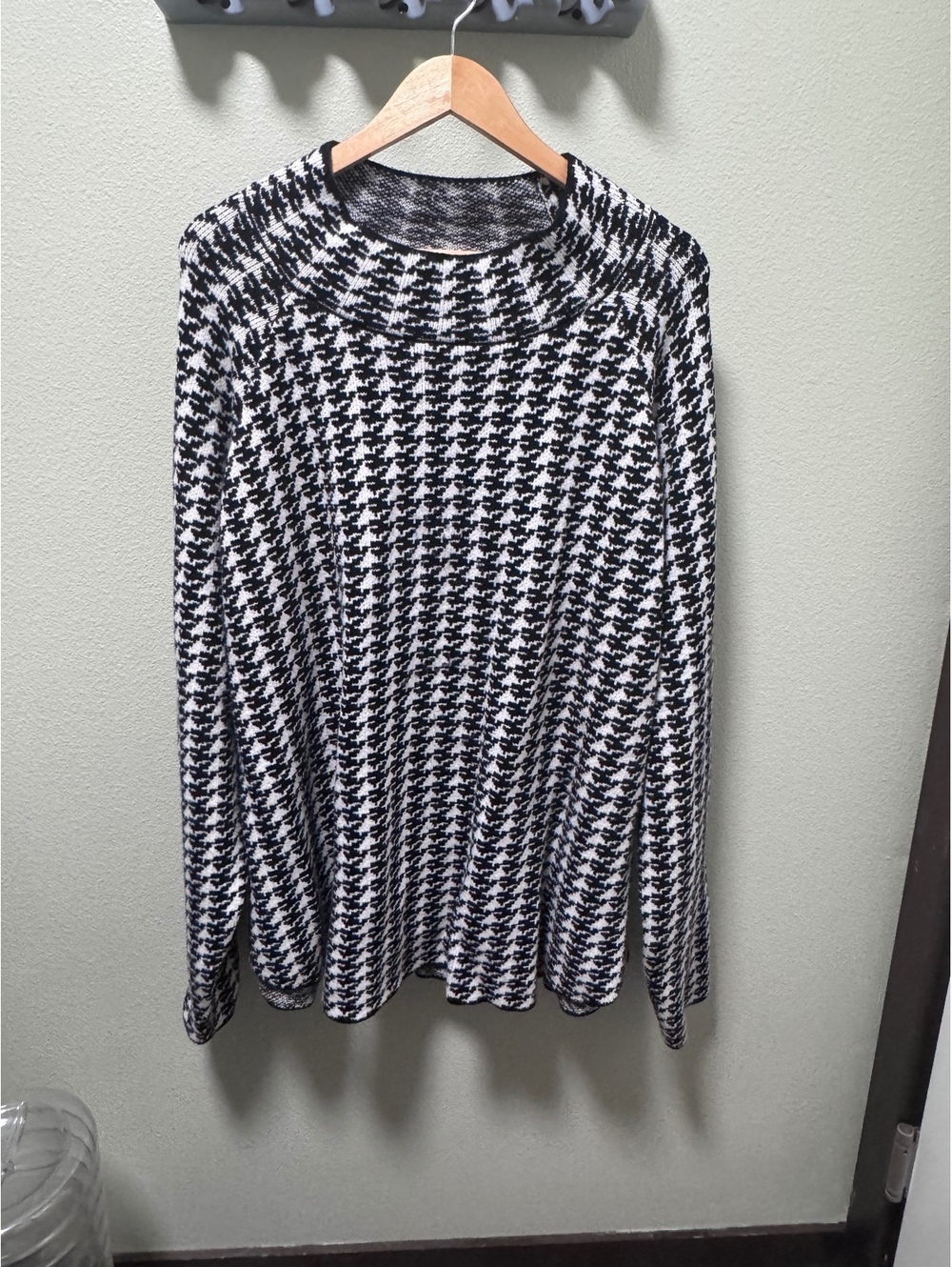 Women’s 7XL Black White Houndstooth Knit Sweater Tunic Cowl Neck Plus Size